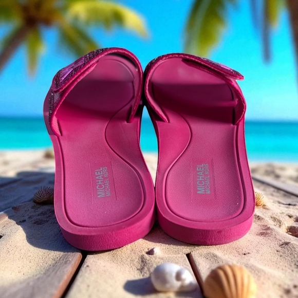 Michael Kors Mk Pool Slide Sandal In Dragon Fruit Size 7 (EUC) - Picture 4 of 10